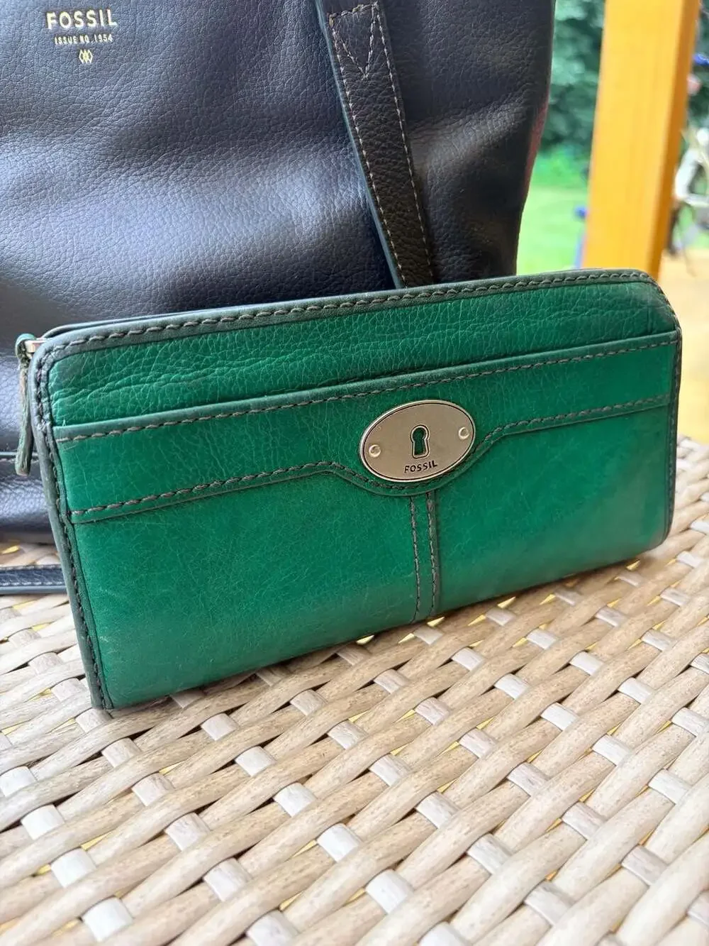 Fossil Maddox Leather Keyhole Zip-Around Long Wallet